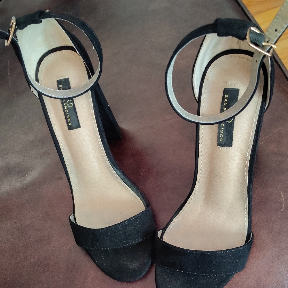 Charles & Keith Black Heels Elegant Design